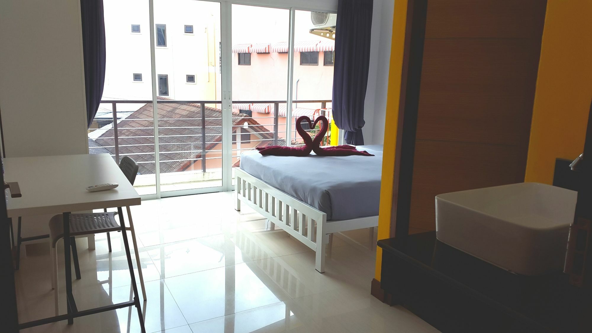Bedbox Guesthouse And Hostel Patong Exteriér fotografie